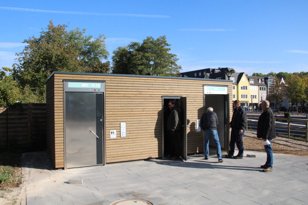 Schaffung einer öffentlichen und behindertengerechten Toilettenanlage